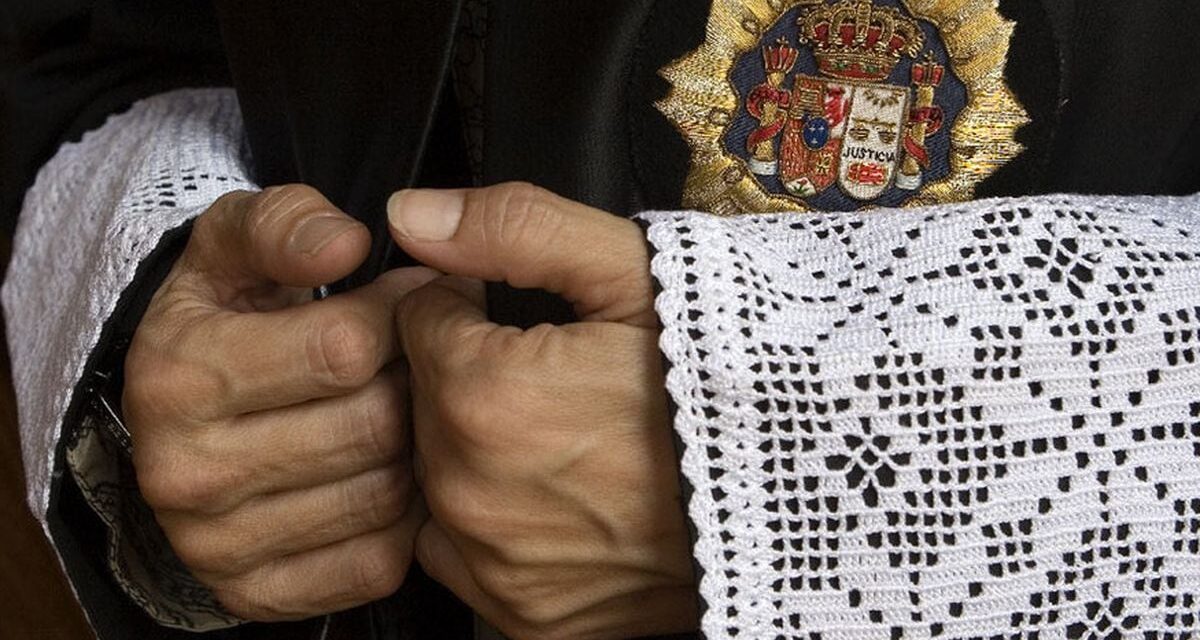 La justicia se mantiene como el servicio público peor valorado por los ciudadanos, según el CIS |  España