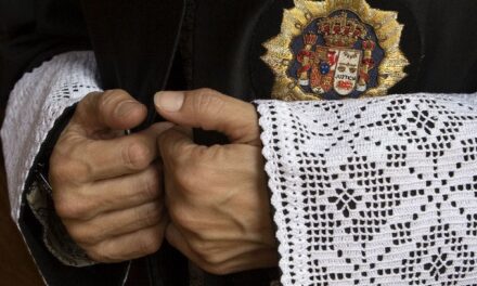 La justicia se mantiene como el servicio público peor valorado por los ciudadanos, según el CIS |  España