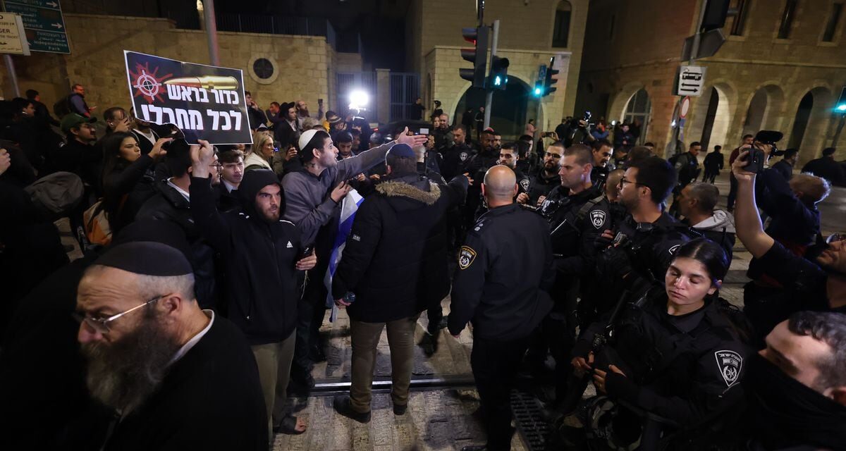 La policía descubre una marcha de judíos ultras por el barrio musulmán de la Ciudad Vieja de Jerusalén |  internacional