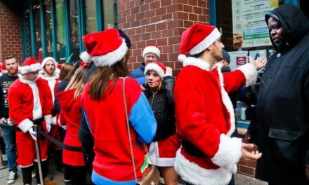 La prohibición del alcohol en SantaCon volverá a entrar en vigor este fin de semana