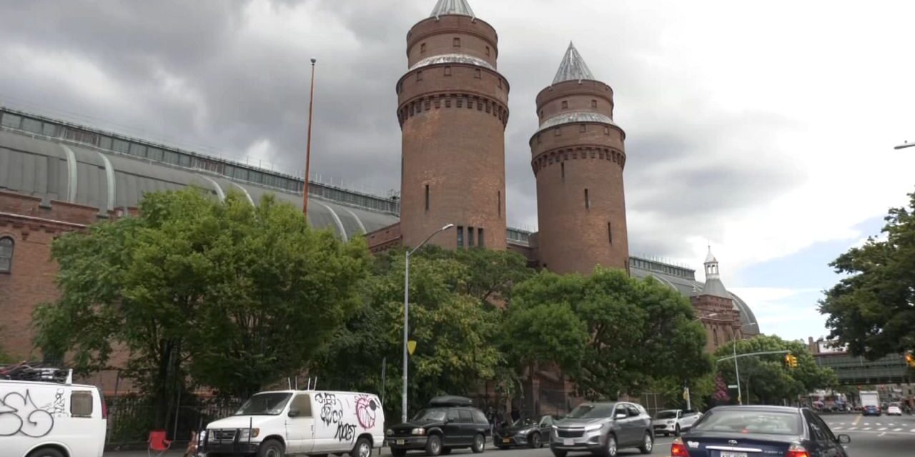La remodelación de Kingsbridge Armory divide a los comerciantes locales