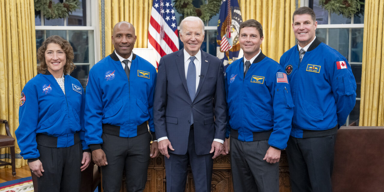 La tripulación Artemis II de la NASA se reúne con el presidente y el vicepresidente en la Casa Blanca