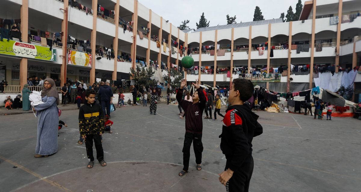 Las bombas israelíes pulverizan el sistema educativo de Gaza y el futuro de una sociedad donde no había analfabetismo |  Planeta Futuro