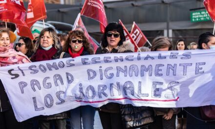 Las mujeres lideran la protesta laboral: ya son el 58% de quienes participan en huelgas |  Economía