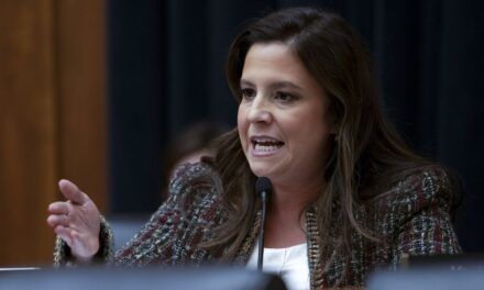 Las respuestas de los presidentes a las preguntas de Stefanik provocan furor