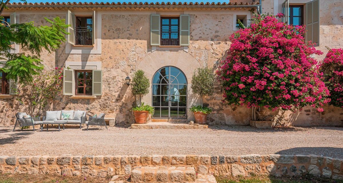 Las tres casas de la semana: finca mallorquina con capilla por 6 millones de euros |  Negocios