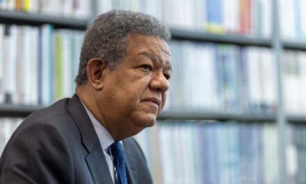 Leonel dice que en R. Dominicana solo ha crecido el sector turismo |  AlMomento.net