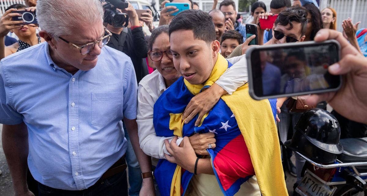 Liberado en Venezuela el estudiante John Álvarez, condenado a 16 años de prisión