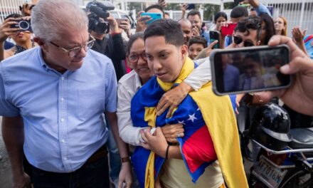 Liberado en Venezuela el estudiante John Álvarez, condenado a 16 años de prisión