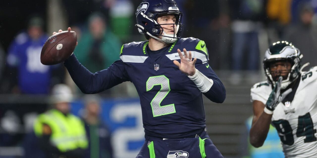 Lock, reemplazando a Smith, lleva a los Seahawks a una emotiva victoria