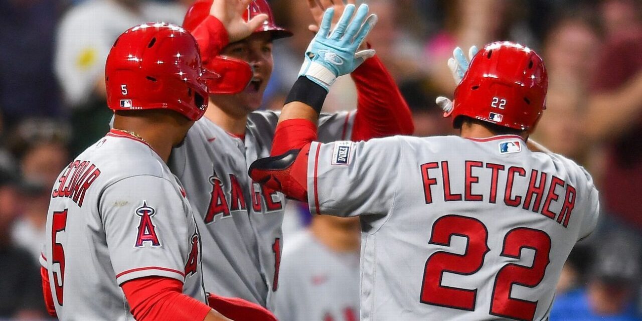 Los Bravos adquieren a Fletcher y Stassi de los Angelinos en un movimiento de malabarismo con el dinero
