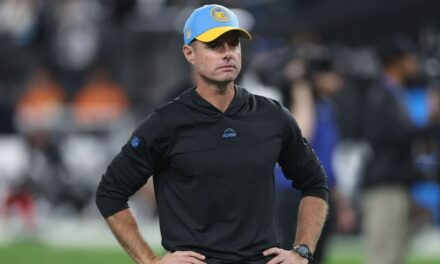 Los Chargers despiden al entrenador Brandon Staley y al gerente general Tom Telesco