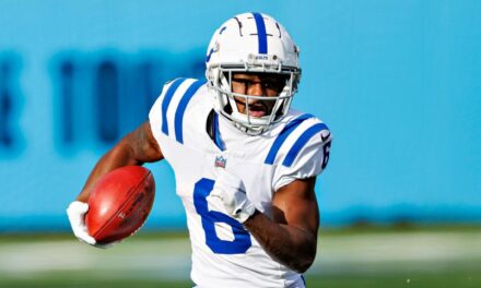 Los Colts suspenden al WR Isaiah McKenzie y al CB Tony Brown por 3 juegos