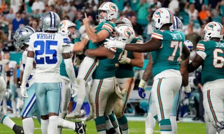 Los Dolphins superan a los Cowboys y aseguran un lugar en los playoffs con un gol de campo de último segundo