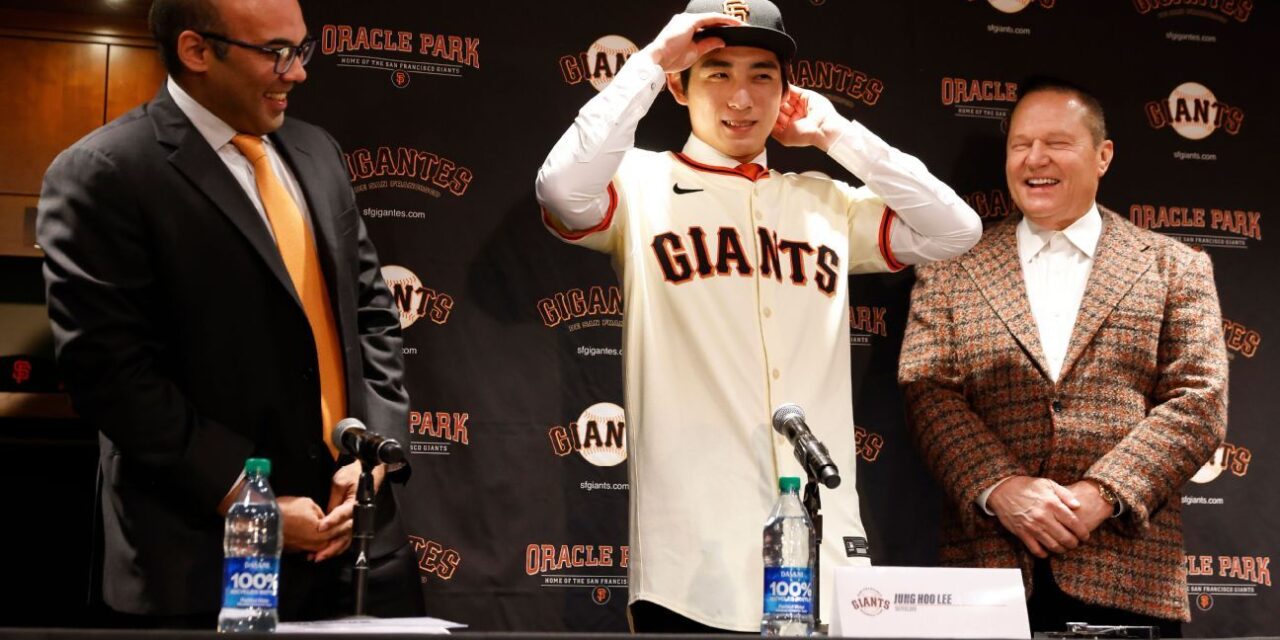 Los Gigantes promocionan a la estrella coreana Jung Hoo Lee como "absolutamente perfecto"