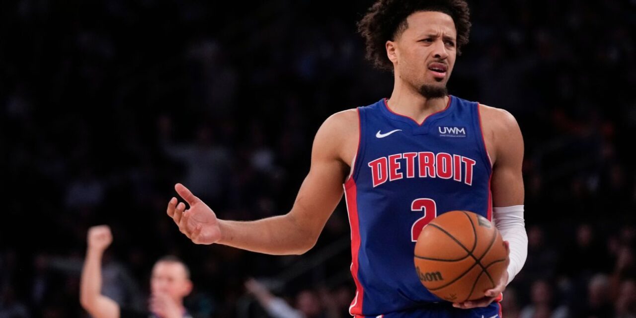 Los Pistons muestran 'lucha', pero vuelven a perder, culminando un raro mes sin victorias