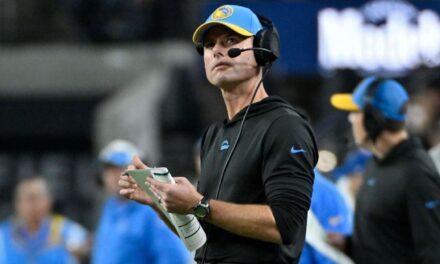 Los Raiders entierran a los Chargers bajo una avalancha de puntos en la primera mitad