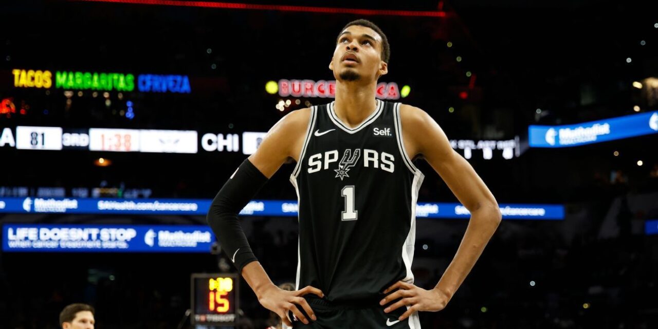 Los Spurs pierden 16º partido consecutivo, récord de la franquicia