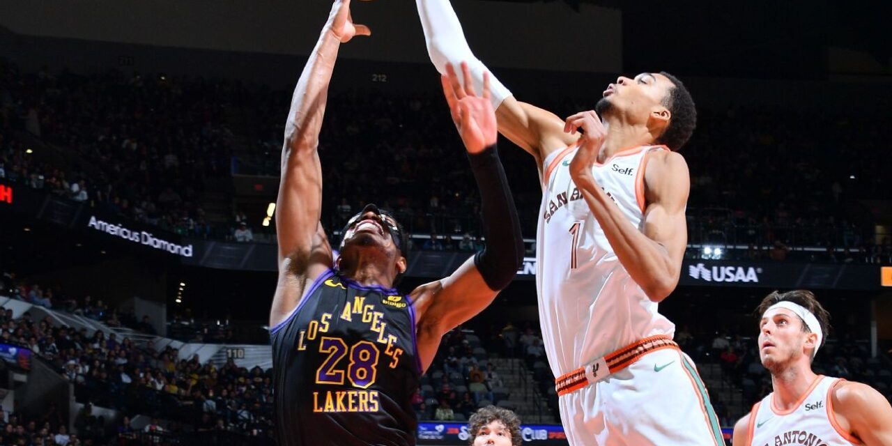 Los Spurs ponen fin a una racha de 18 derrotas y superan a los Lakers con su primera victoria desde el 2 de noviembre
