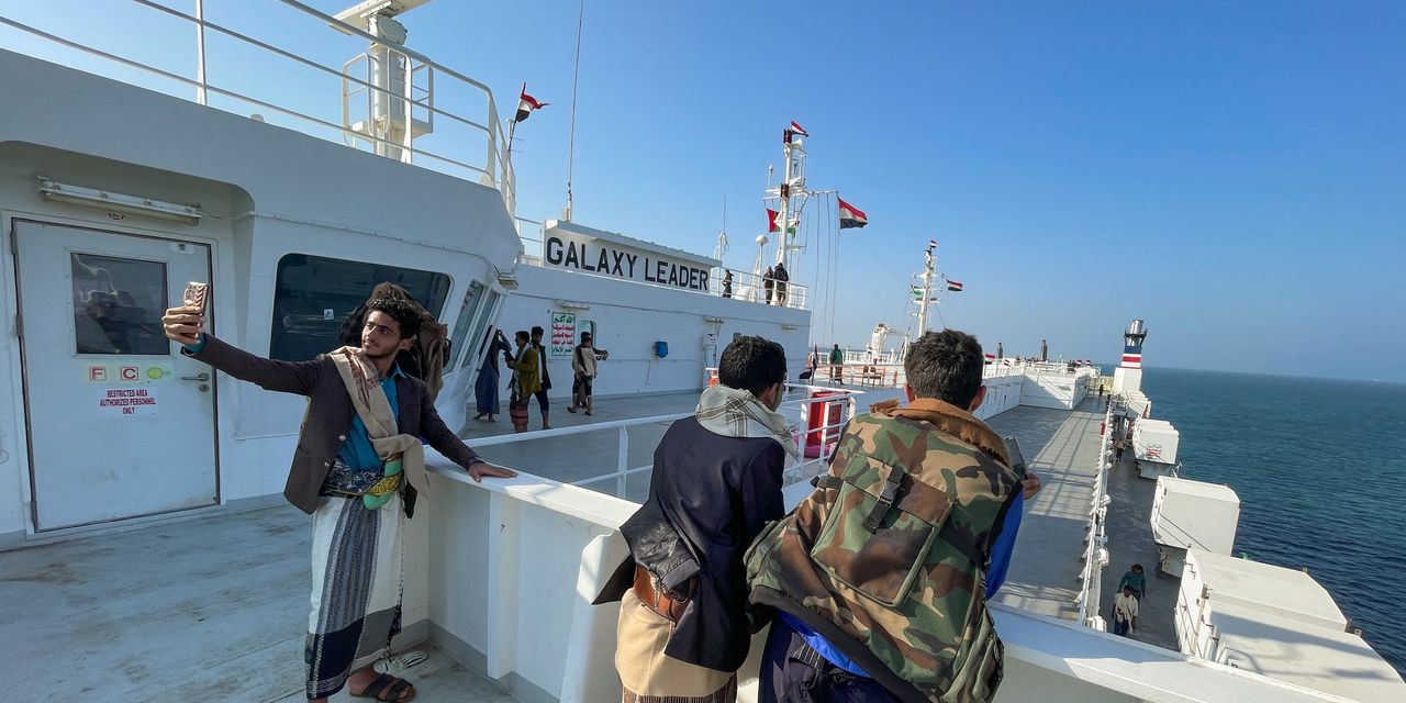 Los ataques de los rebeldes hutíes sacuden el transporte marítimo mundial