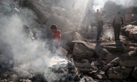 Los combates en Gaza alcanzan una mezquita histórica mientras se intensifican las batallas