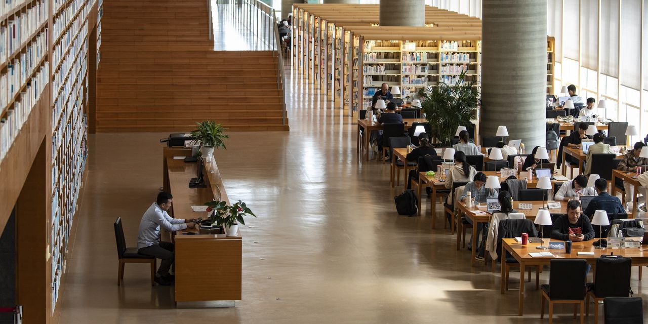 Los desempleados de China no siempre aparecen en los datos.  Pero aparecen en la biblioteca.