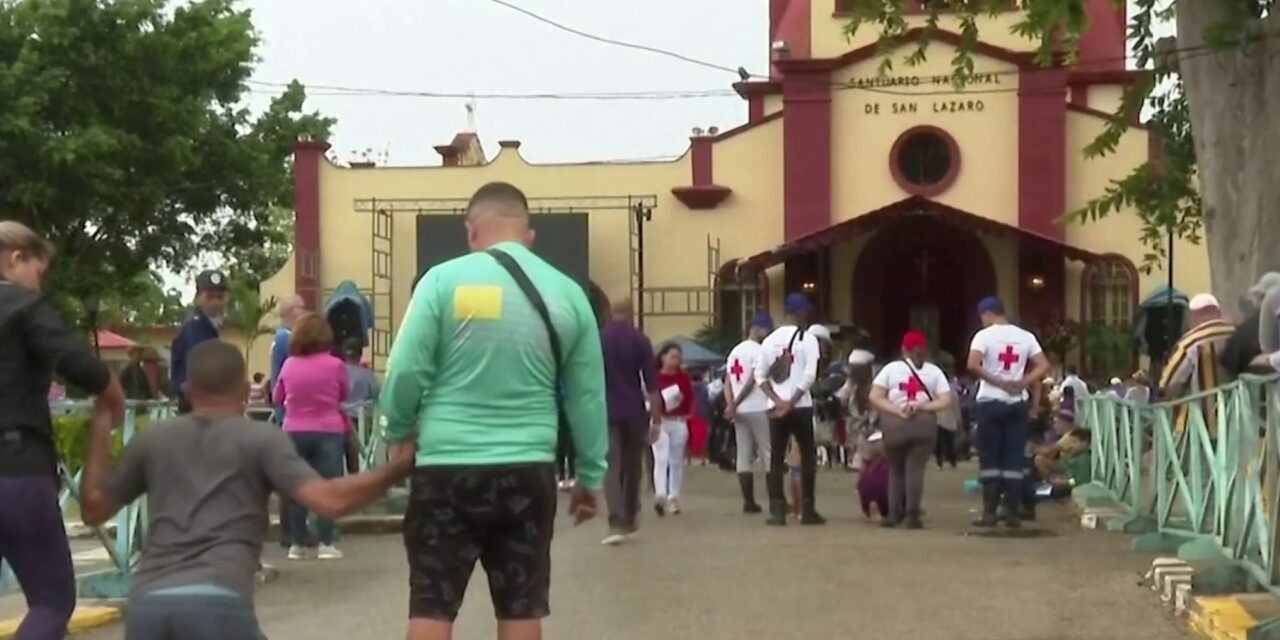 Los devotos de San Lázaro en Cuba piden salud y un futuro mejor – Telemundo