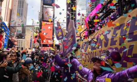 Los juerguistas se preparan para abarrotar Times Square para la caída anual de la bola