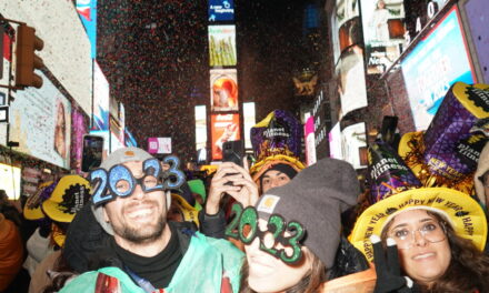 Los números que se dirigen a Times Square: 2-0-2-4