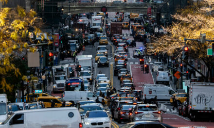 Los precios por congestión cambiarán el tráfico de Nueva York.  No a todo el mundo le gusta cómo.