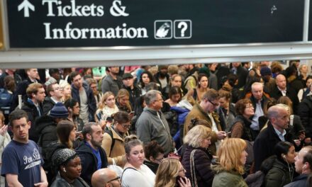 Los retrasos de Amtrak afectan a los viajeros en la víspera de Año Nuevo