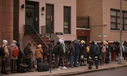 Migrantes enfrentan el desalojo de los refugios de la ciudad de Nueva York