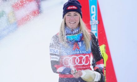 Mikaela Shiffrin gana por amplio margen y logra la victoria número 93 de su carrera