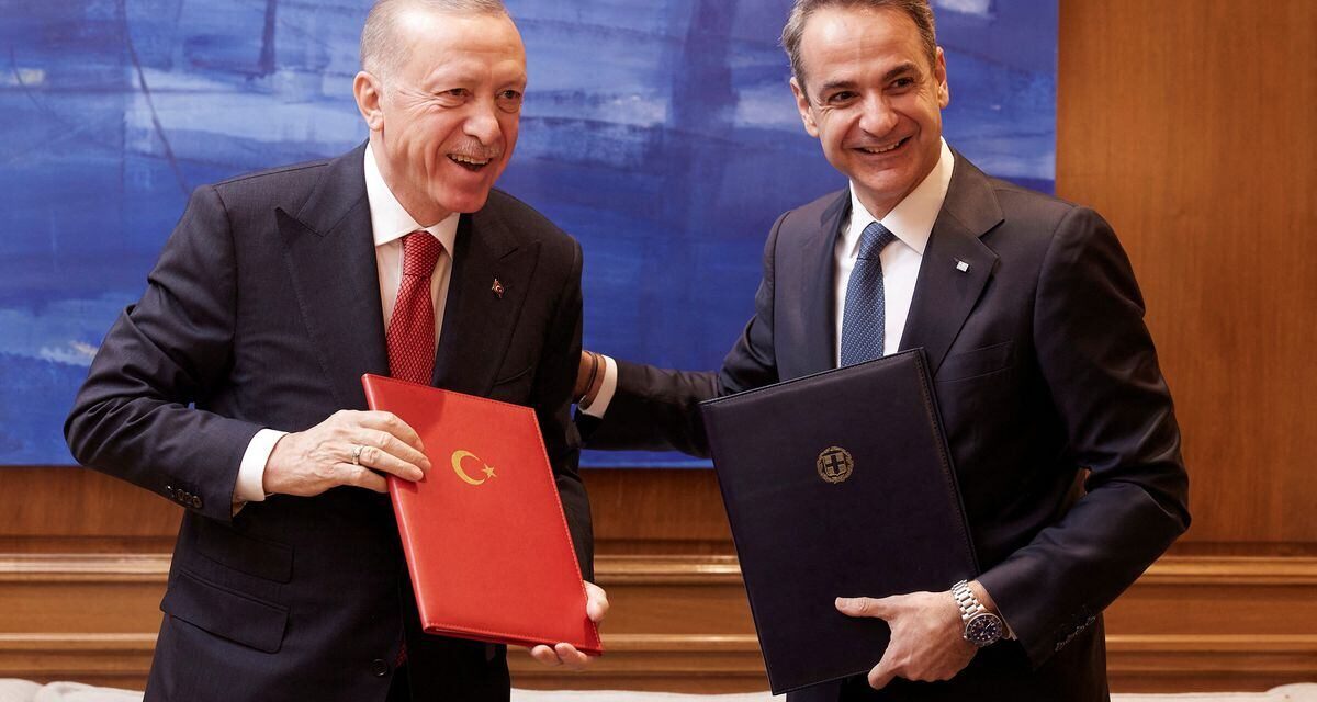 Mitsotakis y Erdogan buscan recomponer su relación con la firma de 15 acuerdos |  internacional