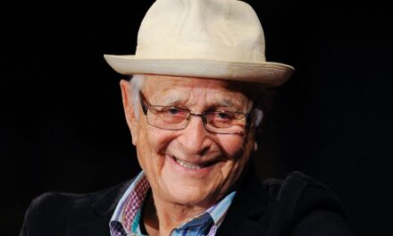 Murió Norman Lear, productor de televisión que abordó temas sociales