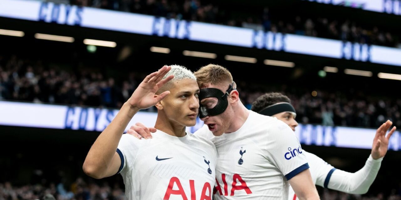 Noticias del fútbol europeo: Tottenham impresiona al Everton, Salah hace historia
