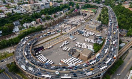 Nueva York aprueba la primera tasa de congestión de EE UU: cobrará 15 dólares por acceder en coche a Manhattan |  Clima y Medio Ambiente