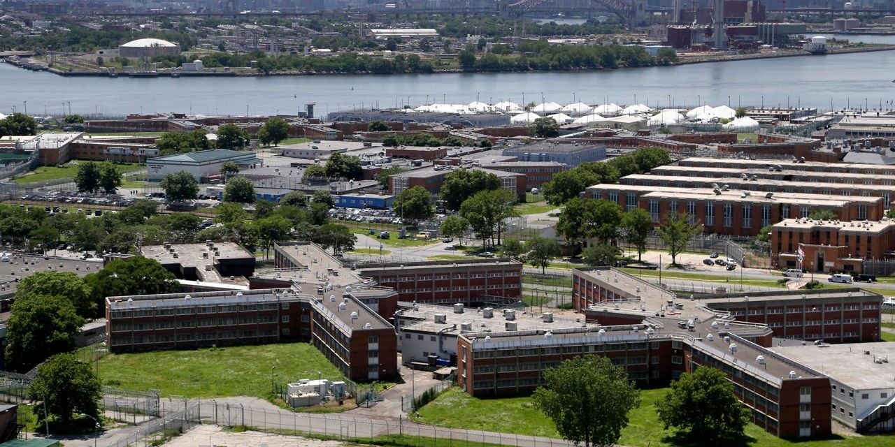 Los detenidos denuncian las condiciones insalubres en Rikers