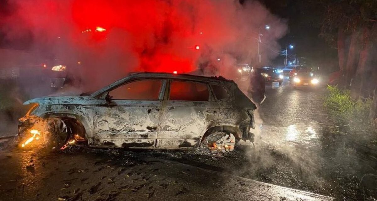 Ola de violencia en Tabasco con decenas de vehículos quemados y motines en las cárceles
