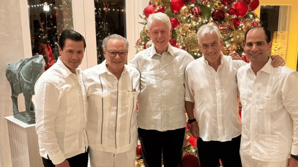 Peña Nieto reaparece en República Dominicana junto a Bill Clinton y Sebastián Piñera