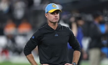 Por qué los Chargers despidieron al entrenador Brandon Staley y al gerente general Tom Telesco