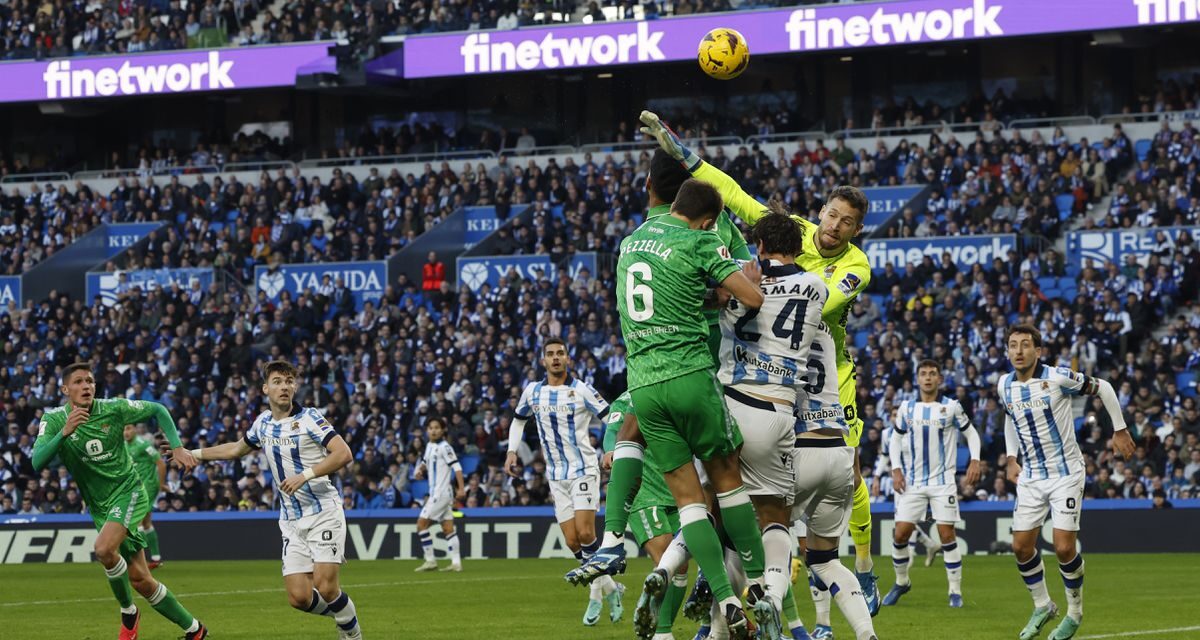 Real Sociedad y Betis empatan en un duelo equilibrado y con alternativas |  Fútbol |  Deportes