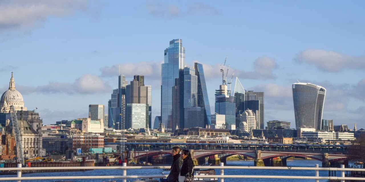 Reino Unido y Suiza firman un acuerdo de servicios financieros post-Brexit