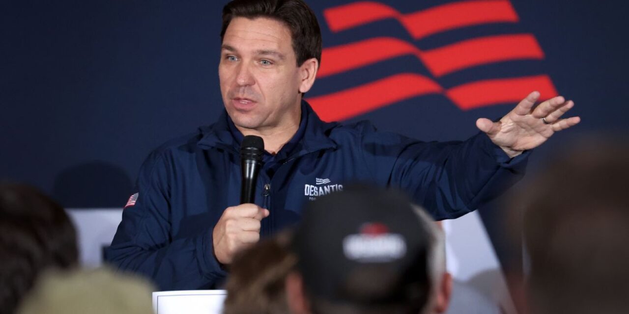 Ron DeSantis critica a la CFP y quiere demandar por el desaire del estado de Florida