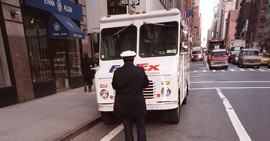 ’Salgan de nuestros carriles para autobuses': el mensaje de Nueva York a los conductores