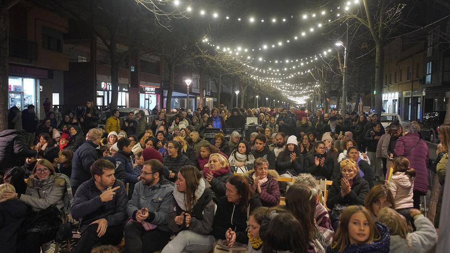 Salt encén las luces de Nadal con música y una xocolatada