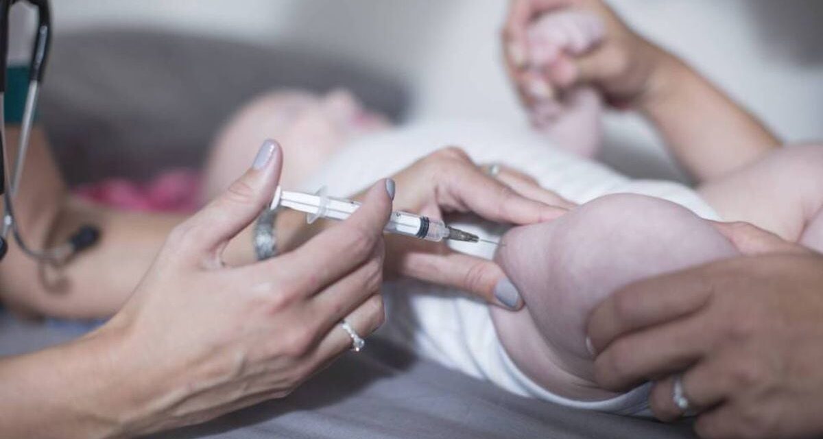 Salud asegura que la vacunación contra la bronquiolitis ha reducido un 77% las urgencias de bebés |  Cataluña |  España