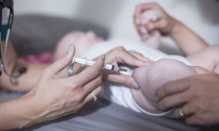 Salud asegura que la vacunación contra la bronquiolitis ha reducido un 77% las urgencias de bebés |  Cataluña |  España