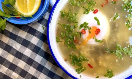 Sopa de lentejas con pollo y huevo |  El Comidista |  gastronomia