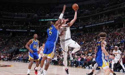 Steve Kerr 'disgustado' por arbitrar tras los 18 TLC de Nikola Jokic